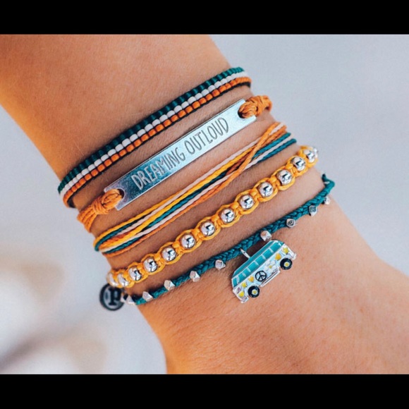 how much money does one make off vida